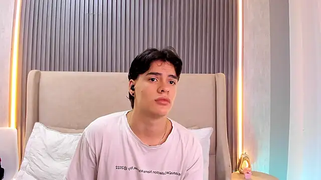 Snapshot of BenitoSaenz chatting on 14, 11, 2025 BenitoSaenz online show from 14, 11, 2025