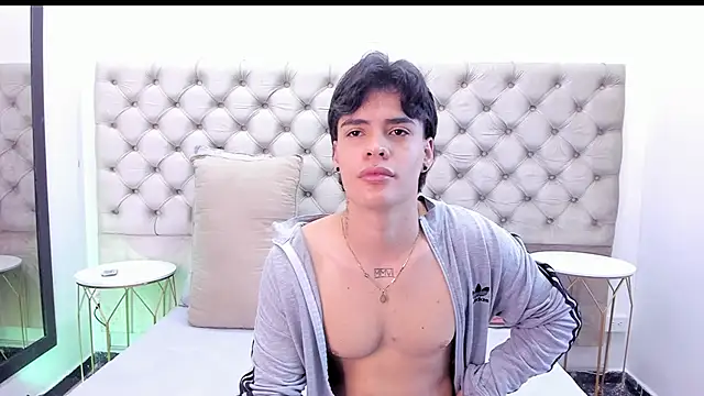 Snapshot of BenitoSaenz chatting on 17, 11, 2025 BenitoSaenz online show from 17, 11, 2025