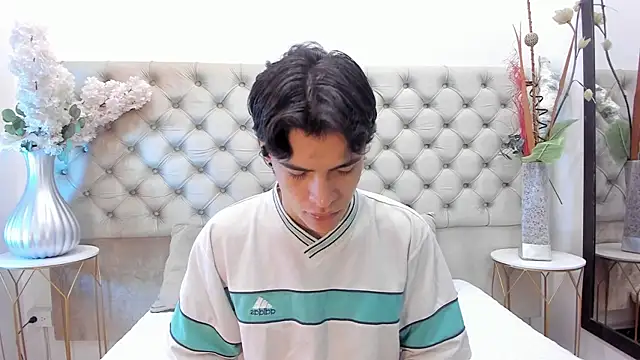 Snapshot of BenitoSaenz chatting on 25, 11, 2025 BenitoSaenz online show from 25, 11, 2025