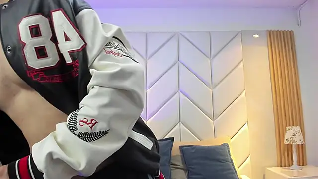 Snapshot of BenitoSaenz chatting on 14, 12, 2025 BenitoSaenz online show from 14, 12, 2025