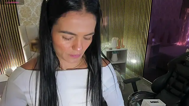 Rosalind tay online show from 4, 10, 2025