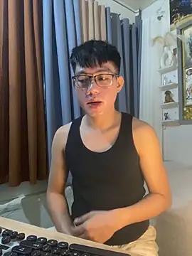 xshyboyx online show from 5, 12, 2025