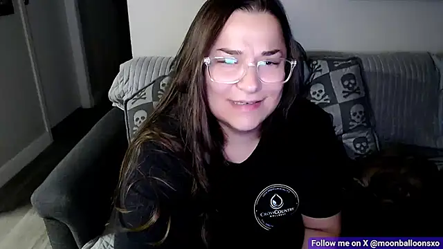 Snapshot of MoonBalloons chatting on 2, 11, 2025 MoonBalloons online show from 2, 11, 2025