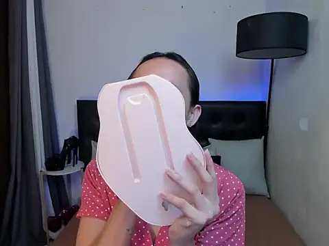 Hournykate online show from 16, 11, 2025