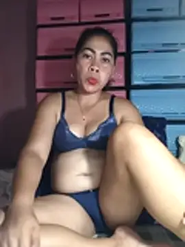 Snapshot of sexybitch_02 chatting on 29, 4, 2026 sexybitch 02 online show from 29, 4, 2026
