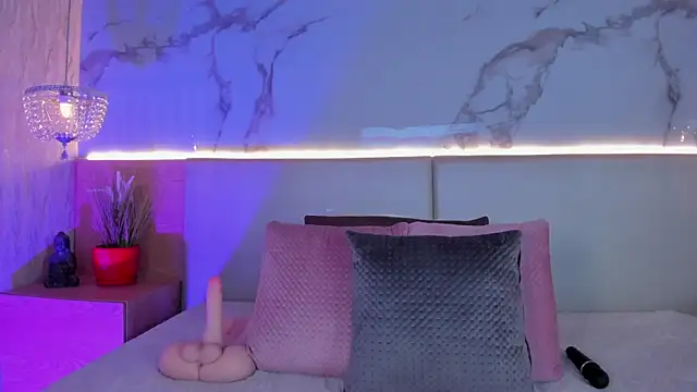 ValSmith  online show from 10, 10, 2025