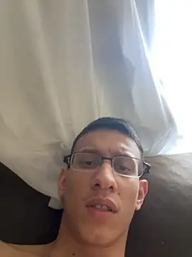 Snapshot of safadezanunes2 chatting on 10, 9, 2025 safadezanunes2 online show from 10, 9, 2025