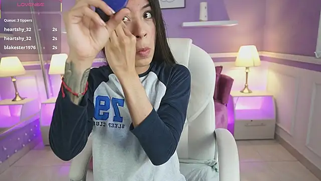 NicoleCrawft online show from 6, 10, 2025