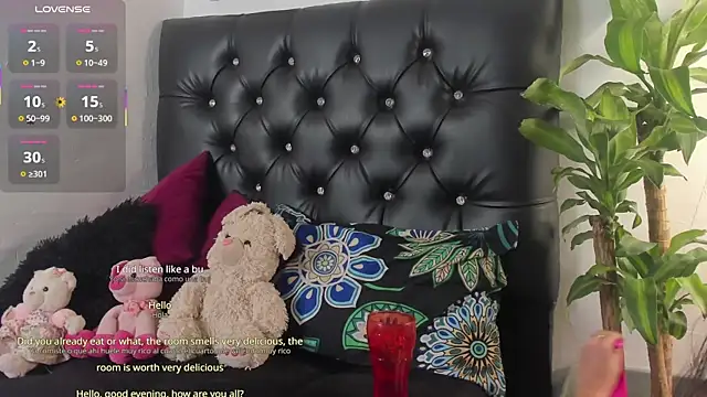 Snapshot of Britney_Rose chatting on 9, 10, 2025 Britney Rose online show from 9, 10, 2025