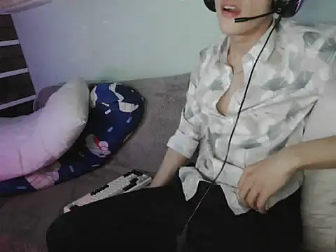 boyhigh1997 online show from 16, 10, 2025