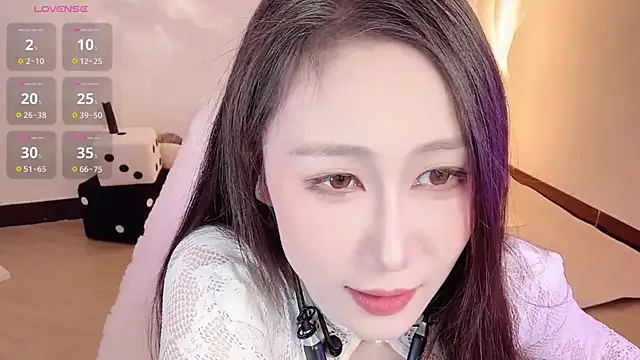 Snapshot of BoxedGyre- chatting on 11, 10, 2025 BoxedGyre- online show from 11, 10, 2025