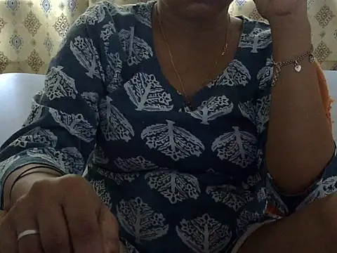 Snapshot of CHAMELI4747 chatting on 4, 6, 2026 CHAMELI4747 online show from 4, 6, 2026