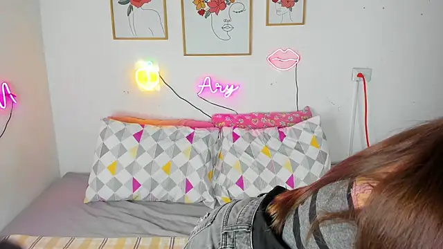 Snapshot of arielmishel chatting on 14, 5, 2026 arielmishel online show from 14, 5, 2026