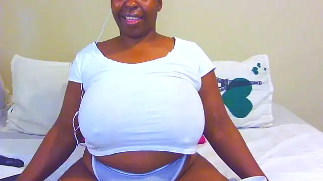 Snapshot of Black-Barbiexxc chatting on 5, 4, 2026 Black-Barbiexxc online show from 5, 4, 2026