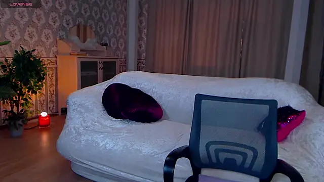 LiSinDoll online show from 6, 4, 2026