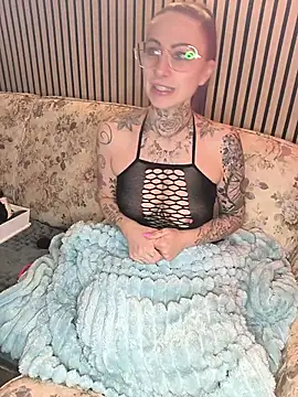 Dirty Mel online show from 5, 2, 2026