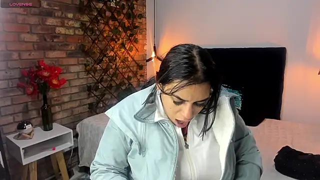 Lia Blake  online show from 24, 2, 2026