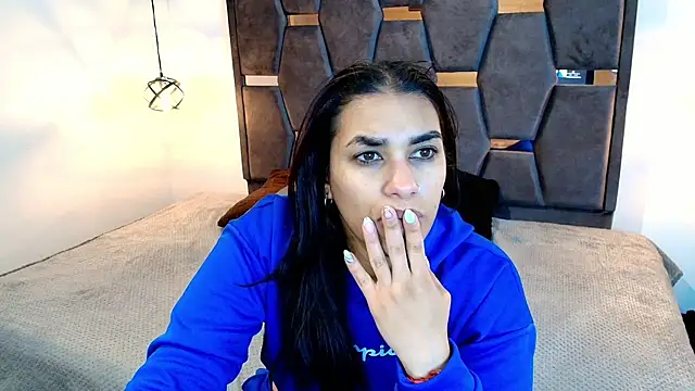 Lia Blake  online show from 7, 4, 2026