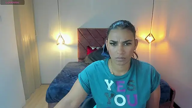 Lia Blake  online show from 25, 5, 2026