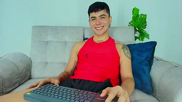 CamiiGuzmanX online show from 11, 10, 2025