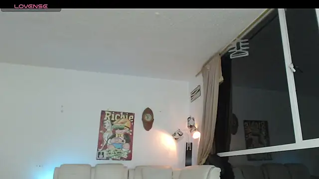 Snapshot of Thomasjons_ chatting on 28, 4, 2026 Thomasjons online show from 28, 4, 2026