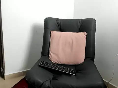 axel davis  online show from 1, 12, 2025