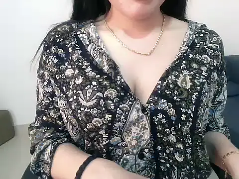 Hazel Angel online show from 26, 9, 2025