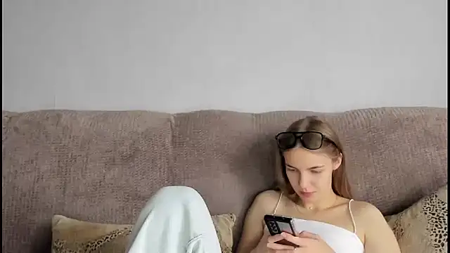 HitGyrl online show from 5, 11, 2025