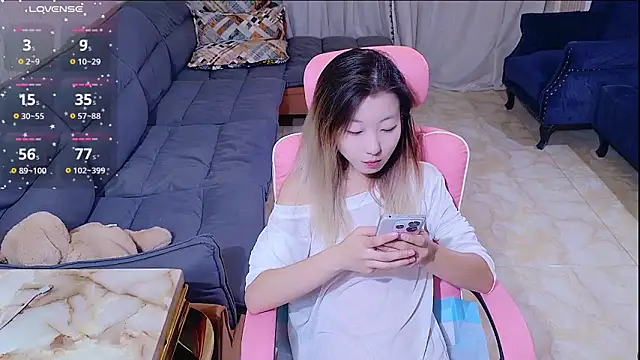 Snapshot of Deserve_E chatting on 30, 9, 2025 Deserve E online show from 30, 9, 2025