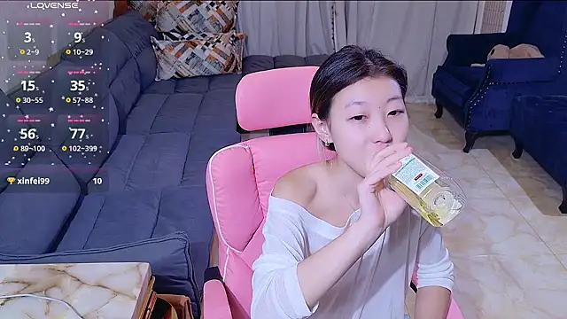 Snapshot of Deserve_E chatting on 3, 10, 2025 Deserve E online show from 3, 10, 2025