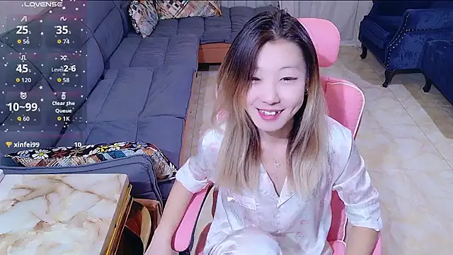 Snapshot of Deserve_E chatting on 7, 10, 2025 Deserve E online show from 7, 10, 2025