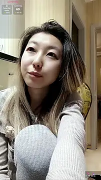 Snapshot of Deserve_E chatting on 24, 11, 2025 Deserve E online show from 24, 11, 2025