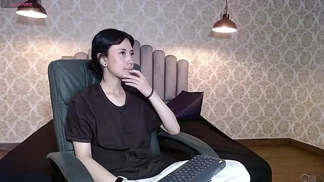 Snapshot of _mavis2 chatting on 24, 9, 2025  mavis2 online show from 24, 9, 2025
