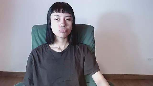 Snapshot of _mavis2 chatting on 2, 10, 2025  mavis2 online show from 2, 10, 2025
