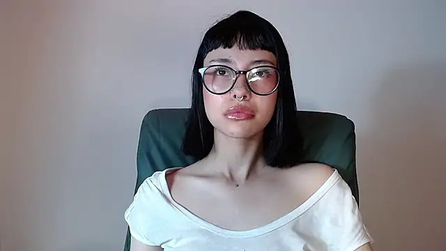 Snapshot of _mavis2 chatting on 8, 10, 2025  mavis2 online show from 8, 10, 2025