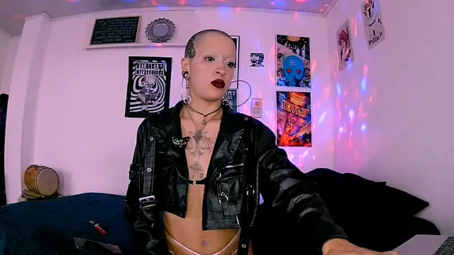 plutonbluemooon333 online show from 4, 4, 2026