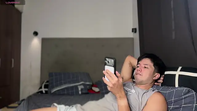 Snapshot of Addictiveboi chatting on 8, 7, 2026 Addictiveboi online show from 8, 7, 2026