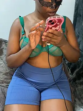 wellbuiltDiosa online show from 8, 10, 2025