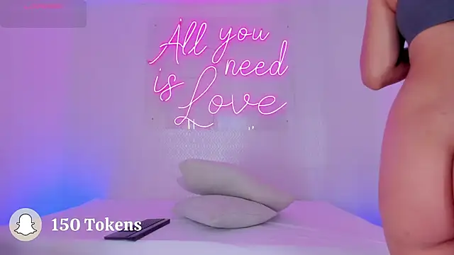 aleksandramiller  online show from 8, 9, 2025