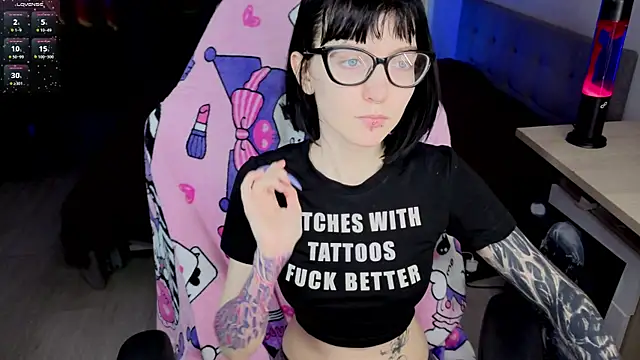 HazelTompson online show from 15, 3, 2026