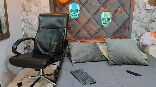 Apolo rousse1 online show from 14, 10, 2025