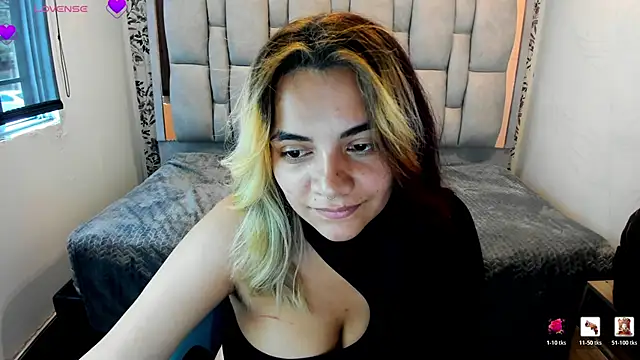 Snapshot of Kiara_Cruz__ chatting on 13, 6, 2026 Kiara Cruz online show from 13, 6, 2026
