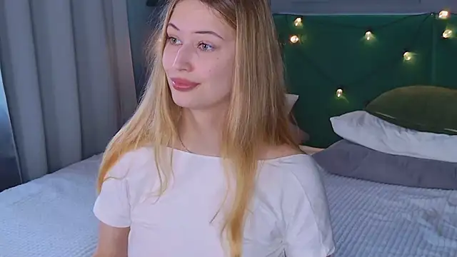 Snapshot of Sofii_Ly chatting on 10, 9, 2025 Sofii Ly online show from 10, 9, 2025