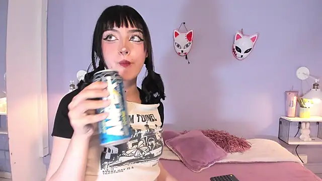 Zoe Lynch  online show from 12, 9, 2025