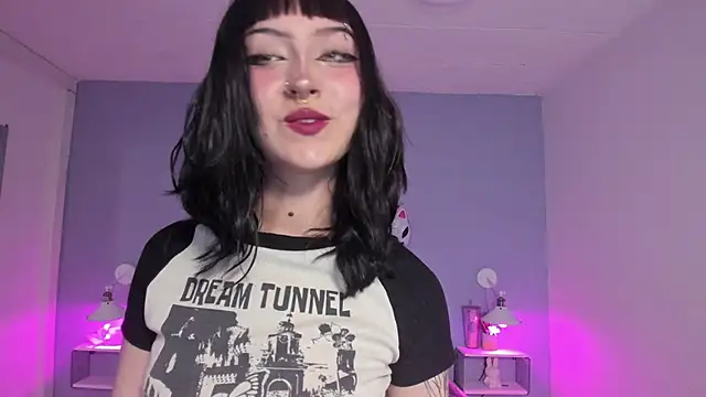 Zoe Lynch  online show from 28, 9, 2025