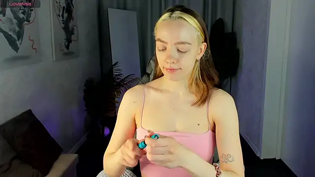 R0cket bunny online show from 22, 4, 2026