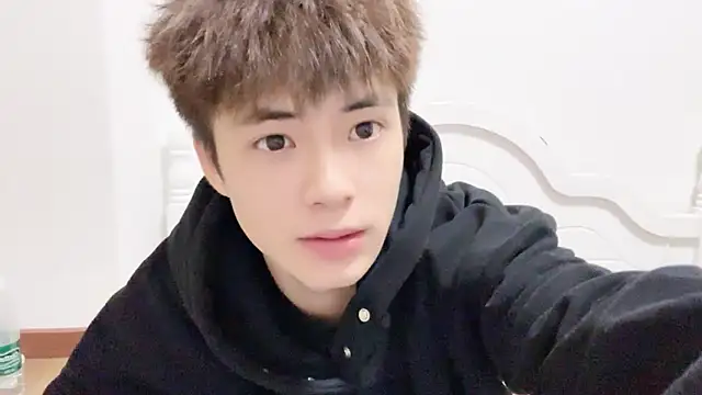 Snapshot of linger2563 chatting on 21, 9, 2025 linger2563 online show from 21, 9, 2025