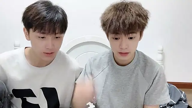 Snapshot of linger2563 chatting on 3, 10, 2025 linger2563 online show from 3, 10, 2025