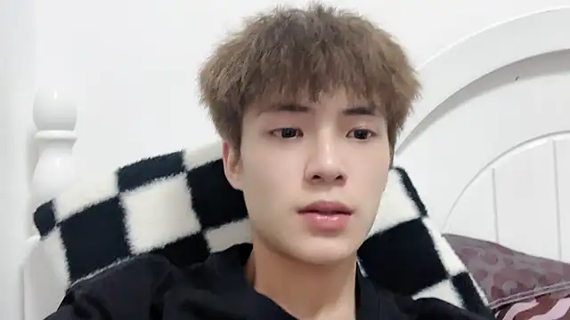 Snapshot of linger2563 chatting on 10, 10, 2025 linger2563 online show from 10, 10, 2025