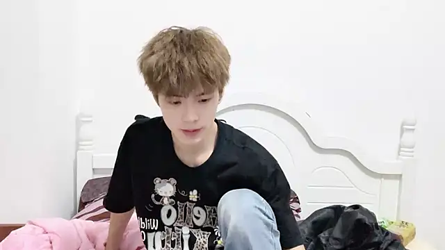 Snapshot of linger2563 chatting on 11, 10, 2025 linger2563 online show from 11, 10, 2025